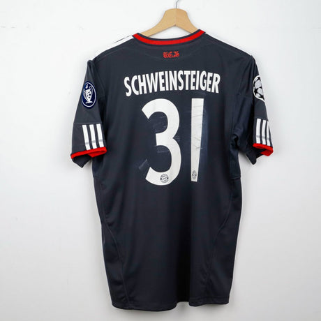 maglia home Bayern Monaco Adidas Schweinsteiger 31 2010/2011 by ADIDAS - Fuoriclasse