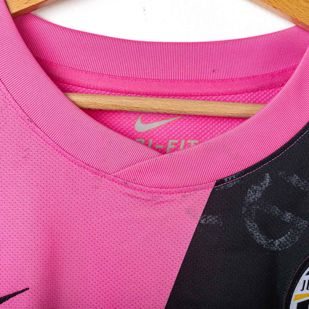 Juventus Nike Vucinic 14 2011/2012 Away Shirt