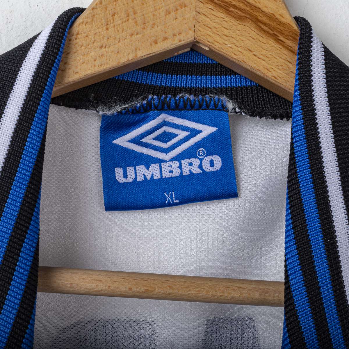 Inter Umbro Pirelli R. Carlos 6 Away Shirt 1995/1996