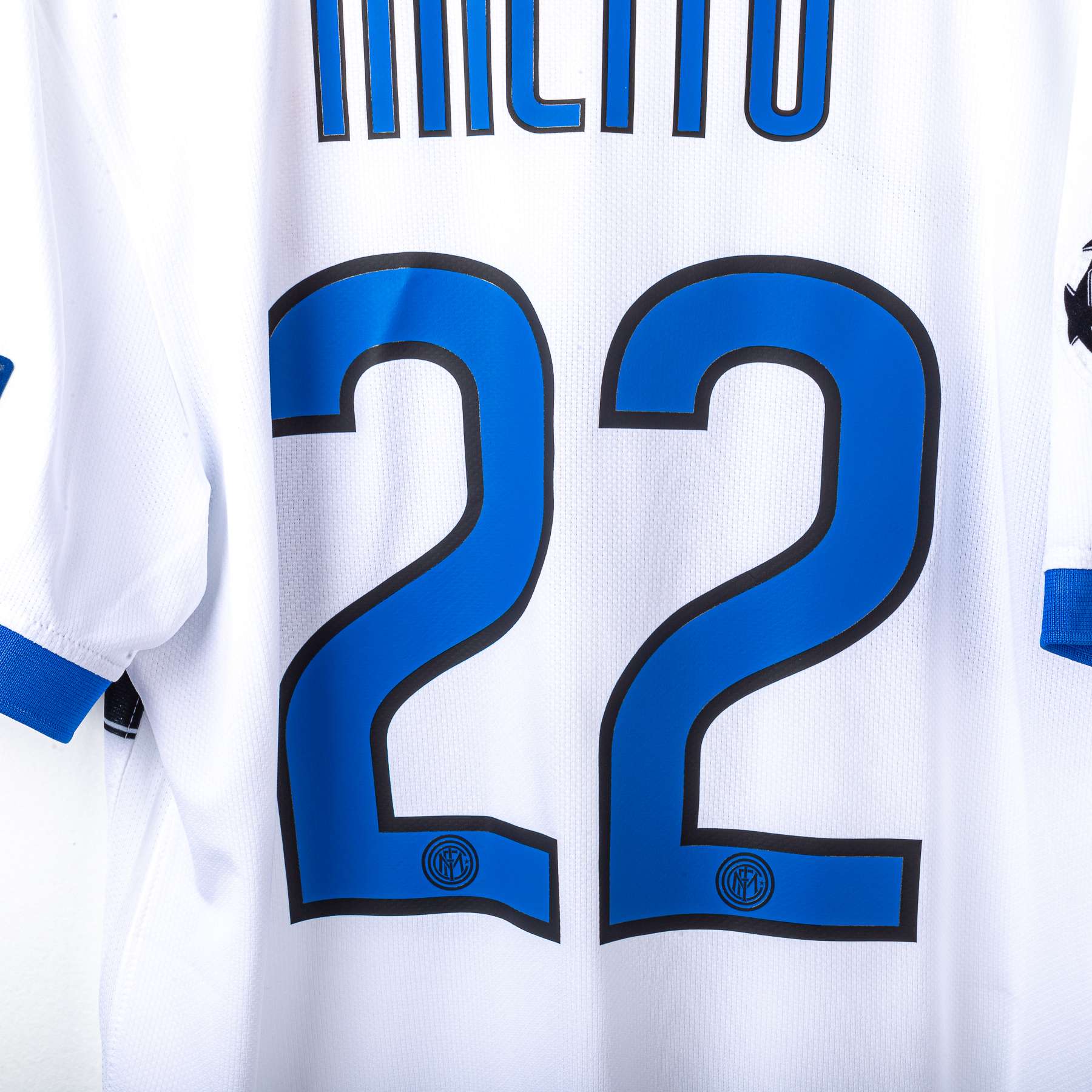 Inter Milan Nike Milito 22 UEFA 2009/2010 Away Shirt
