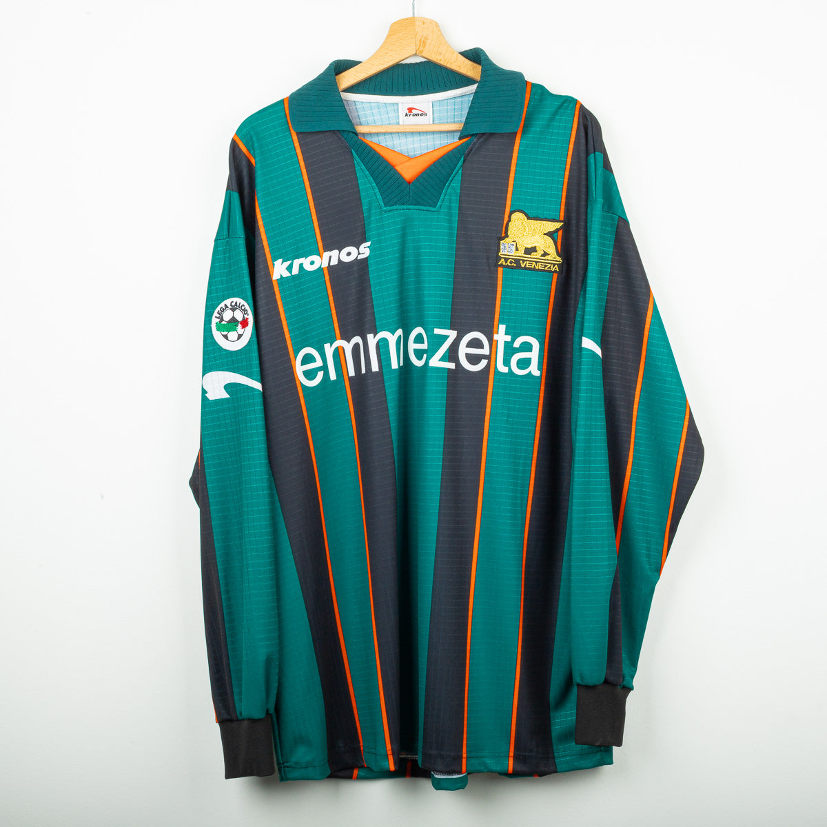 Venezia Calcio | Historic and Vintage Orange-and-Green Jerseys