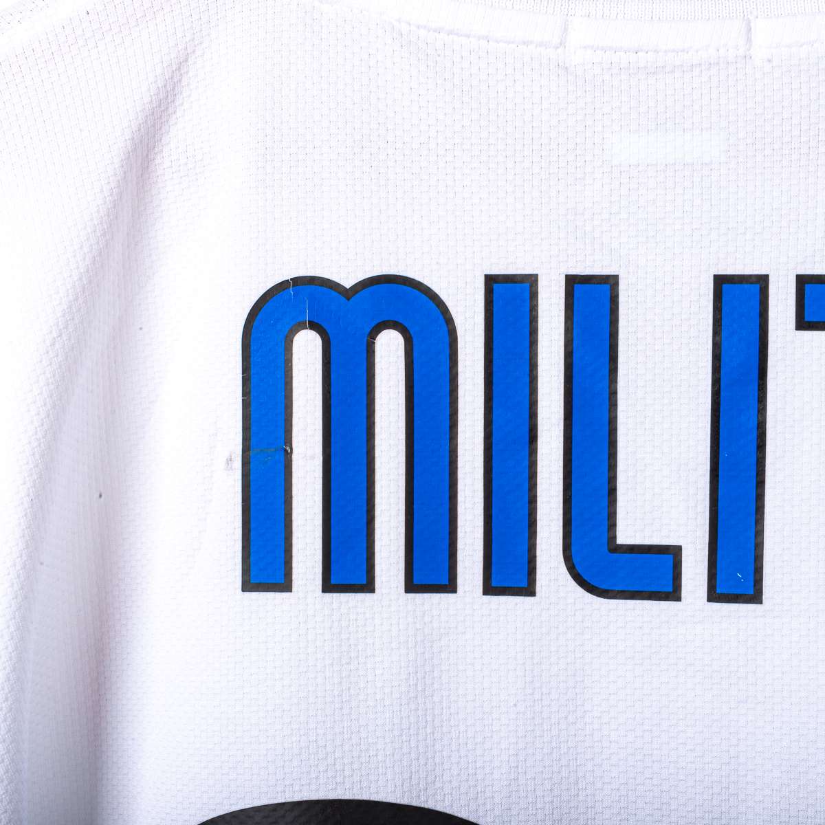 2009/2010 Inter Away Shirt Nike Milito 22 UEFA Respect 