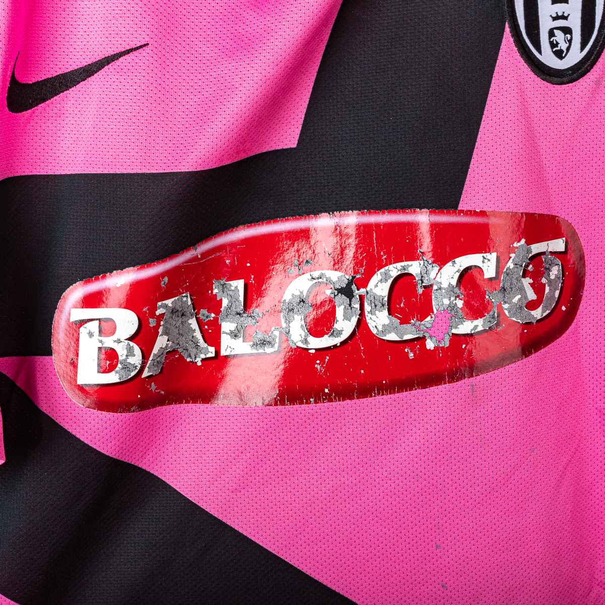 Juventus Nike Vucinic 14 2011/2012 Away Shirt