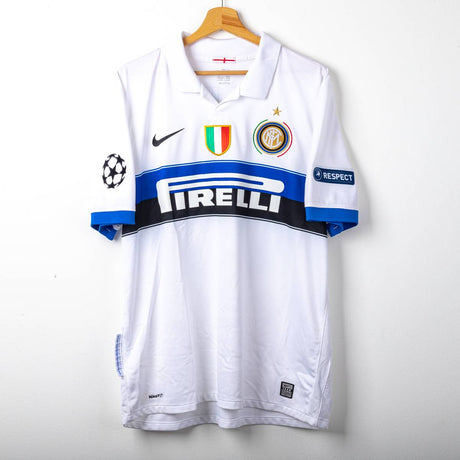 2009/2010 Inter Away Shirt Nike Milito 22 UEFA Respect 