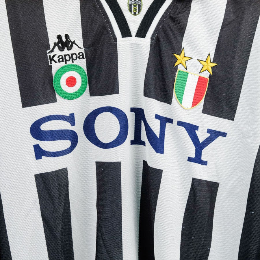 1995/1996 Home Juventus Shirt Kappa