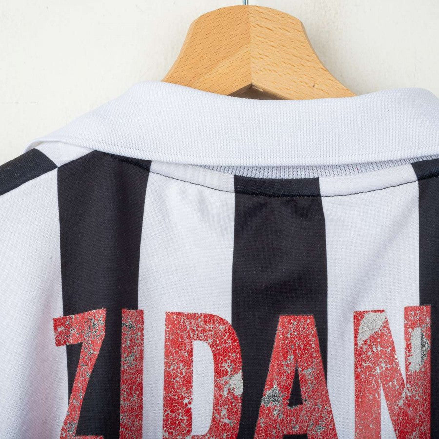 1998/1999 Juventus Home Shirt Kappa Zidane 21