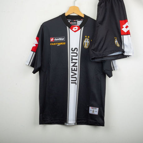 Kit allenamento Juventus Lotto Fastweb 2002/2003 by LOTTO - Home