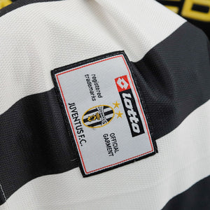 Maglia Home Juventus Lotto Trezeguet 17 2001/2002 by LOTTO - Home (20)