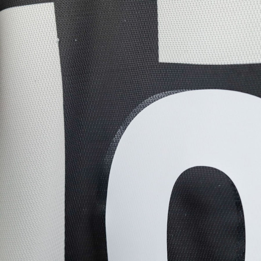 maglia home Juventus Thuram 21 2001/2002  by LOTTO - Home (7)