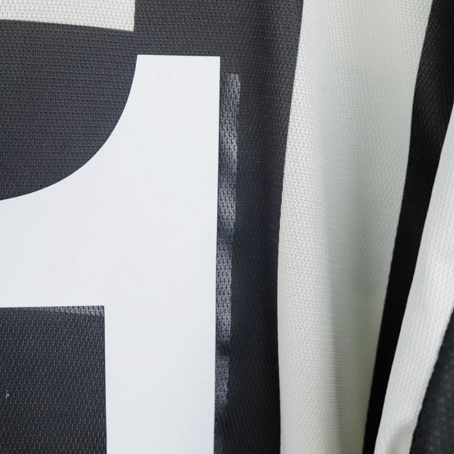 maglia home Juventus Thuram 21 2001/2002  by LOTTO - Home (8)