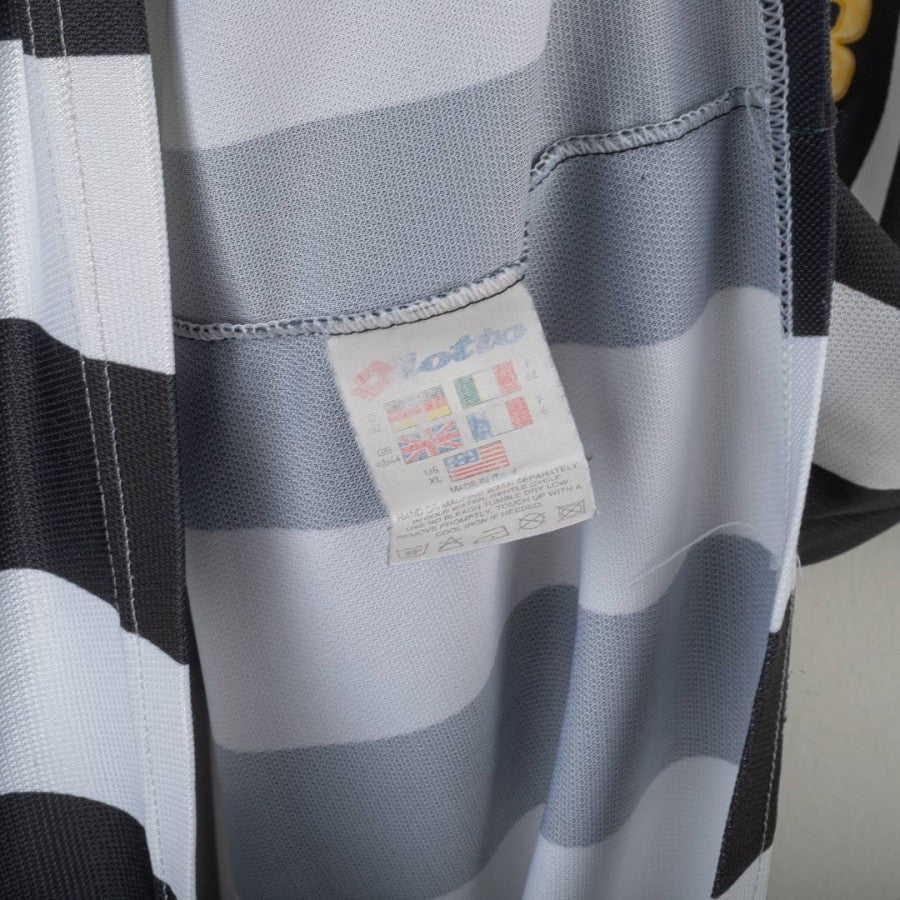 Maglia Home Juventus Thuram 21 2001/2002 by LOTTO - Home (10)