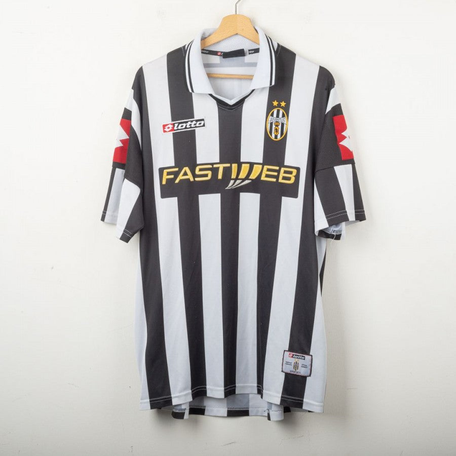 Maglia Home Juventus Thuram 21 2001/2002 by LOTTO - Home (2)