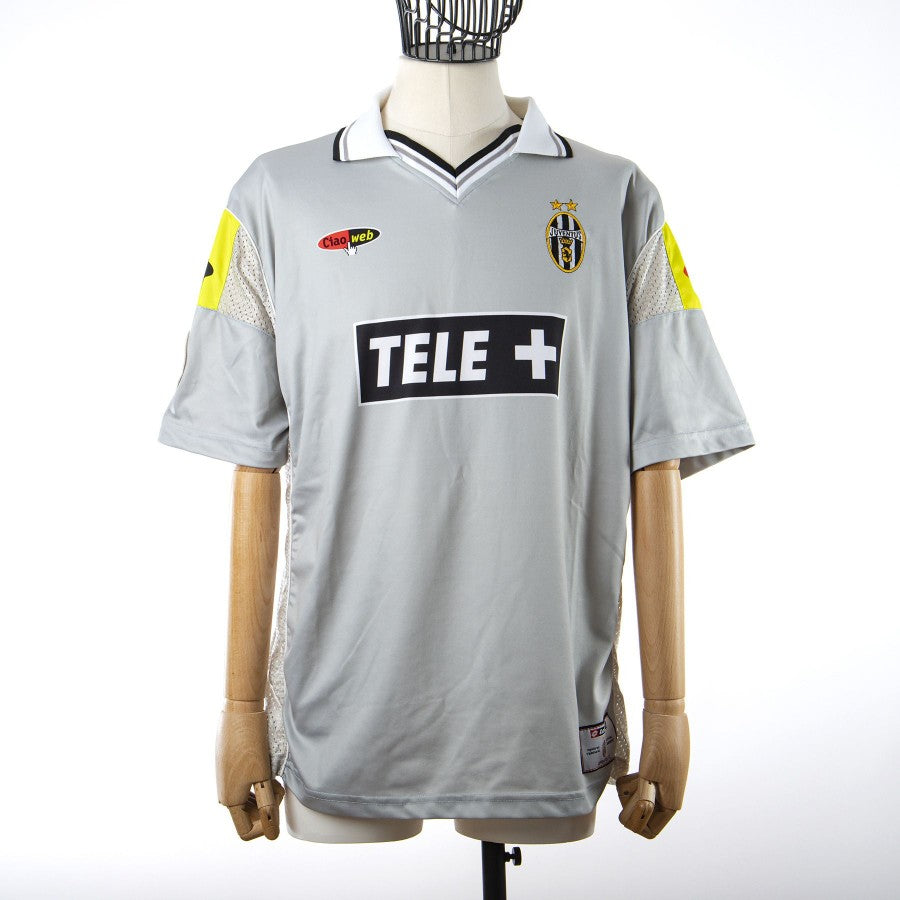 2000/2001 lotto juventus home jersey trezeguet 17