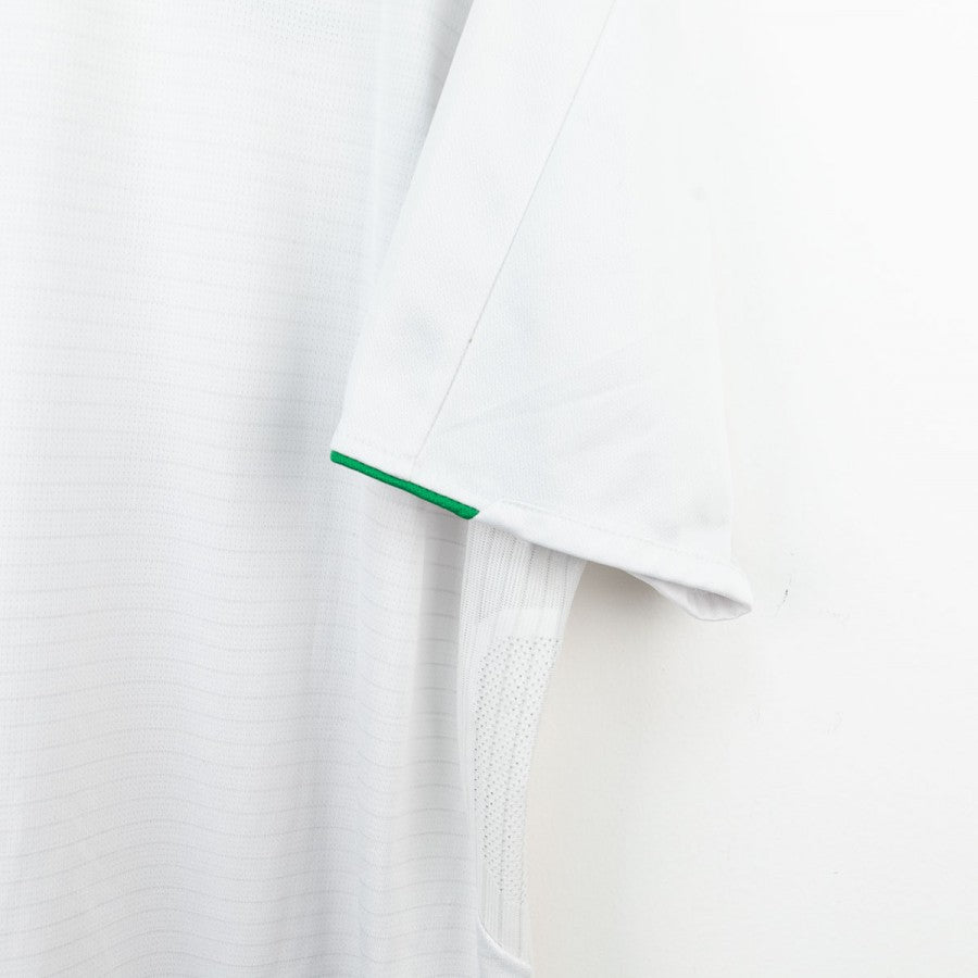 Umbro UO Exclusive Chemise Oxford Blanche avec Logo | Urban Outfitters FR Umbro UO Exclusive Chemise Oxford Blanche avec Logo | Urban Outfitters FR